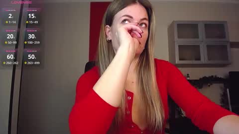 Snapshot of hi_bye_ chatting on 11/29/25, 11:35 Lina online show from 11/29/25, 11:35