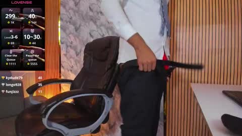 George online show from 10/13/25, 11:43