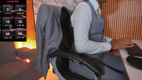 George online show from 10/15/25, 02:22