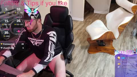 Snapshot of highclass92i chatting on 12/23/24, 06:55 High4This online show from 12/23/24, 06:55