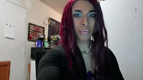 Snapshot of hihheelstranny chatting on 02/22/25, 10:18 hihheelstranny online show from 02/22/25, 10:18