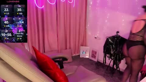 Hikariween online show from 12/18/25, 05:52