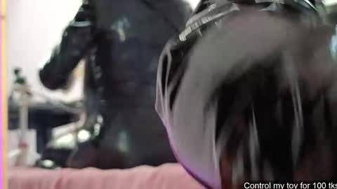 Snapshot of hikiko_doll_ chatting on 10/01/25, 11:00 Call me hikiko or kiko online show from 10/01/25, 11:00