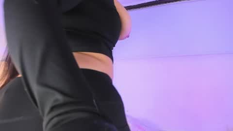 Hila online show from 03/18/26, 12:14