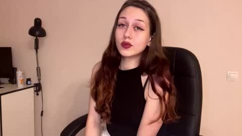 Hi Im Elizabeth online show from 12/22/25, 01:19