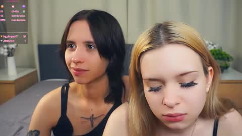 Snapshot of hildredmeiste chatting on 02/11/26, 07:30 bella online show from 02/11/26, 07:30