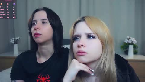 Snapshot of hildredmeiste chatting on 02/15/26, 08:27 bella online show from 02/15/26, 08:27