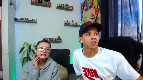 Snapshot of hill_and_jack chatting on 01/23/25, 08:13 Hill and Jack online show from 01/23/25, 08:13