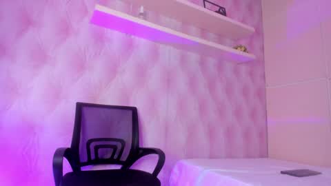  Hillary  online show from 02/02/25, 08:02