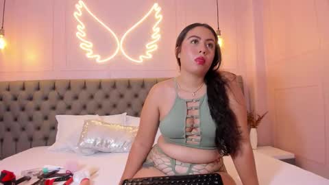 Hillary  online show from 03/03/26, 03:34