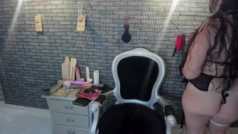 Hillary  online show from 04/09/26, 02:33