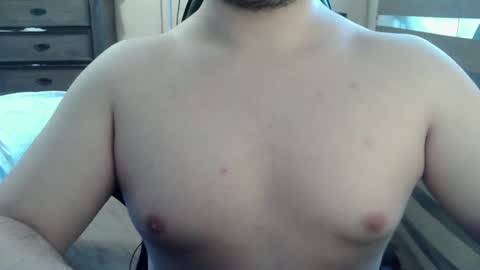 Snapshot of himbo_fox chatting on 07/06/26, 12:40 Himbo fox online show from 07/06/26, 12:40