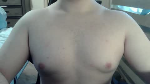 Snapshot of himbo_fox chatting on 07/13/26, 12:46 Himbo fox online show from 07/13/26, 12:46