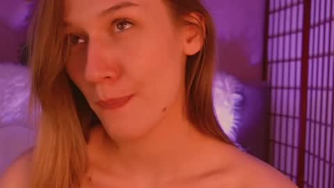 Hina online show from 01/05/25, 07:39