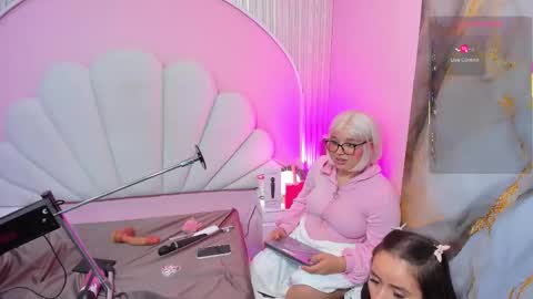 hinata_dolly online show from 10/25/25, 08:36