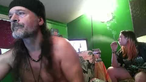 hippiedad333 online show from 04/16/26, 09:39