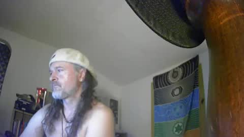 hippiedad333 online show from 05/19/26, 04:30