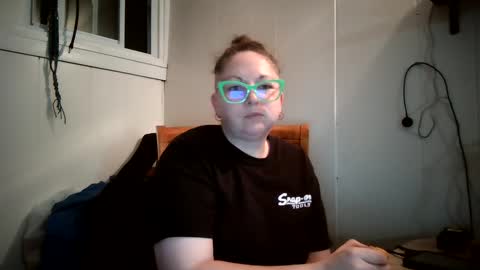 Bella online show from 09/28/25, 01:11