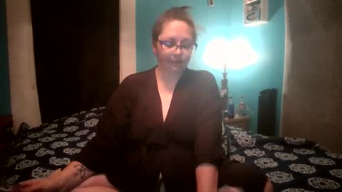 Bella online show from 11/18/25, 02:06