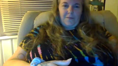 hippysnewhere online show from 06/16/26, 01:30