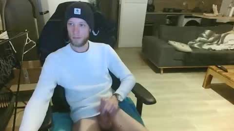 Snapshot of hiroyama chatting on 12/04/25, 06:49 hiroyama online show from 12/04/25, 06:49