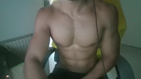 Snapshot of hiseres11 chatting on 10/15/25, 07:52 Hiseres online show from 10/15/25, 07:52