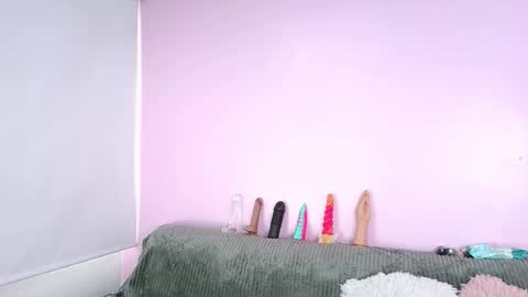 hiyakasudere_ online show from 10/22/25, 06:51