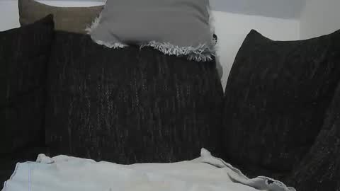 hlovescf online show from 04/19/26, 06:35