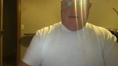 Snapshot of hmmtat chatting on 10/01/25, 12:16 hmmtat online show from 10/01/25, 12:16