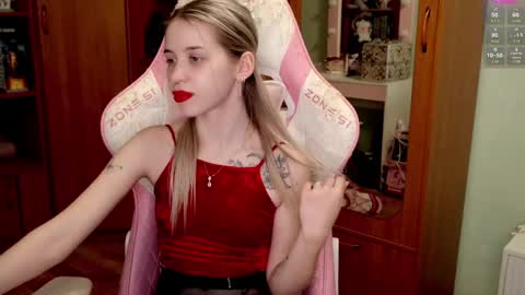 Holly online show from 03/02/25, 05:58