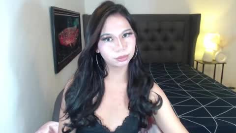 hoe_freesia online show from 04/17/26, 05:16