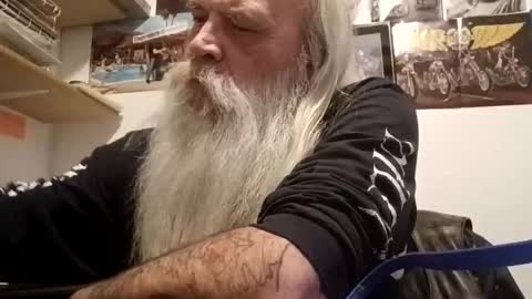 Snapshot of hogschlong63 chatting on 11/28/25, 08:11 Hogschlong63 online show from 11/28/25, 08:11