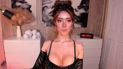 Ms. Laura online show from 06/20/26, 08:06