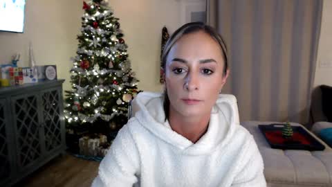 Holi Hurricane online show from 01/04/25, 03:40