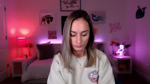 Holi Hurricane online show from 09/29/25, 04:28