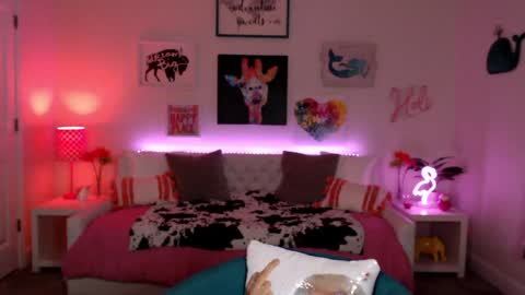 Holi Hurricane online show from 01/06/26, 04:16