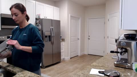 Holi Hurricane online show from 01/09/26, 04:04