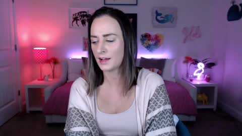 Holi Hurricane online show from 02/19/26, 04:41