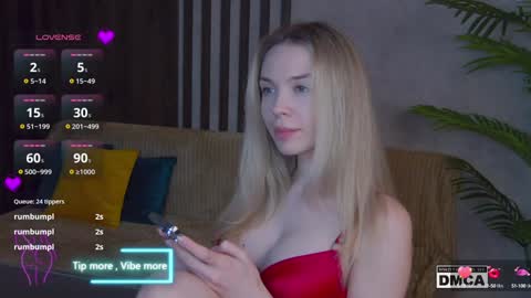 Snapshot of holl1would chatting on 02/03/25, 10:54 My social media links subscribe to support me online show from 02/03/25, 10:54