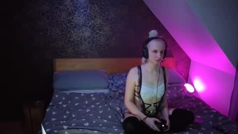 holliesdollies90 online show from 02/26/26, 07:46