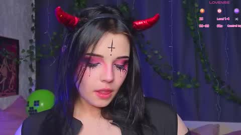 Lux online show from 09/30/25, 06:35