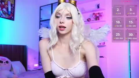 Snapshot of holliwould_ chatting on 07/02/26, 11:49 Holli online show from 07/02/26, 11:49
