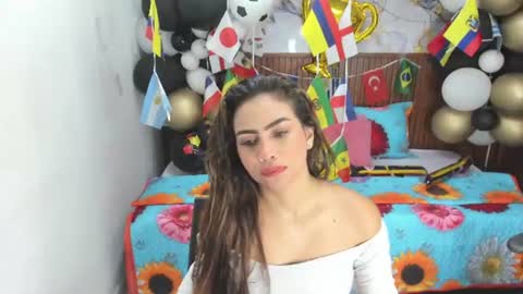 Snapshot of holly_22 chatting on 07/01/26, 11:01 Holly 22 online show from 07/01/26, 11:01