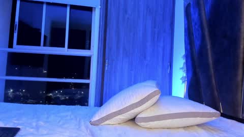 Snapshot of holly_29_m chatting on 01/16/25, 02:41 Mara online show from 01/16/25, 02:41