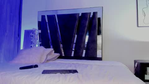 Snapshot of holly_29_m chatting on 11/14/25, 05:06 Mara online show from 11/14/25, 05:06