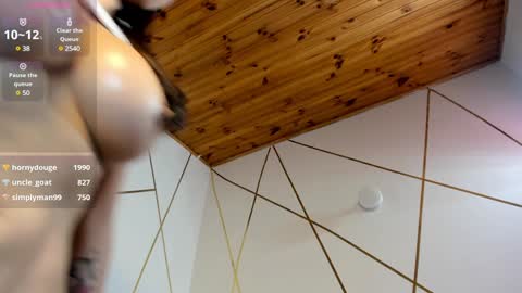 Snapshot of holly__milk chatting on 01/16/25, 04:07 Laura Hey GuysI have more 40 videos FULL MILK Of Hollymilk1 online show from 01/16/25, 04:07