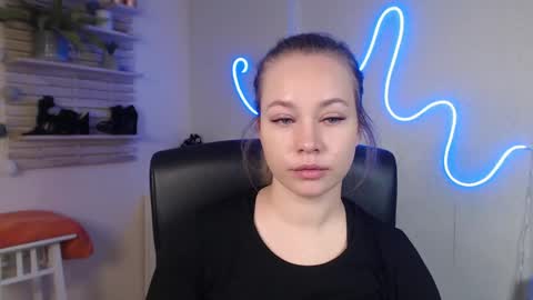 Holly online show from 12/31/24, 10:15