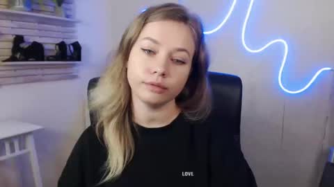 Holly online show from 01/30/25, 05:41