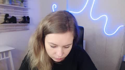 Holly online show from 01/30/25, 08:43