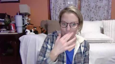 holly_bourbon online show from 10/16/25, 11:17